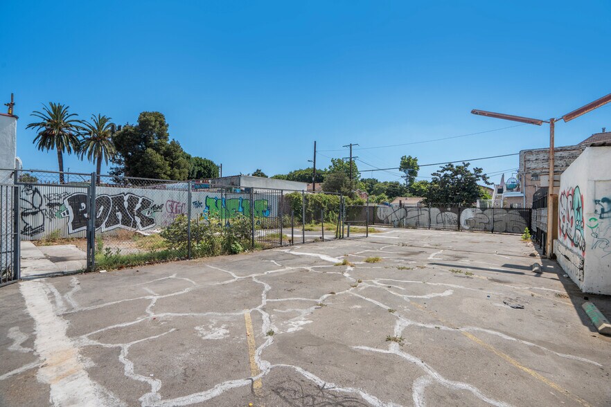 More Photos Of 5630 S Central Ave, Los Angeles Land For Sale