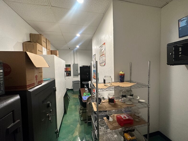 More Photos Of 6530-6534 NW 36th St, Bethany Storefront Retail Office For Lease