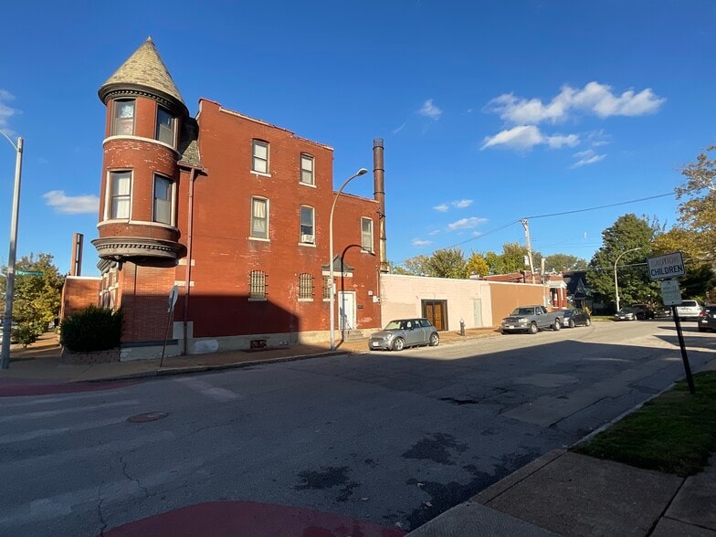 More Photos Of 3186-3196 Morgan Ford, St, Saint Louis Freestanding For Sale