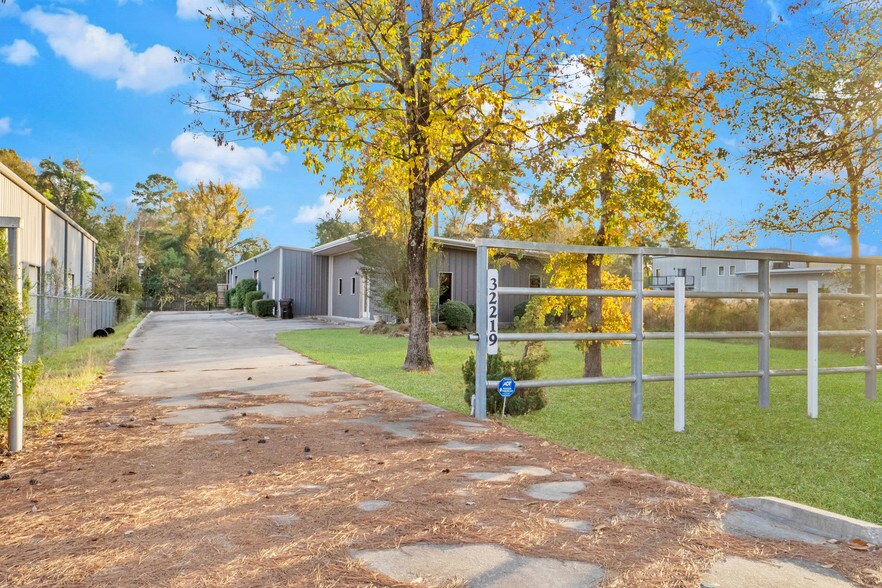 More Photos Of 32219 Tamina Rd, Magnolia Distribution For Lease