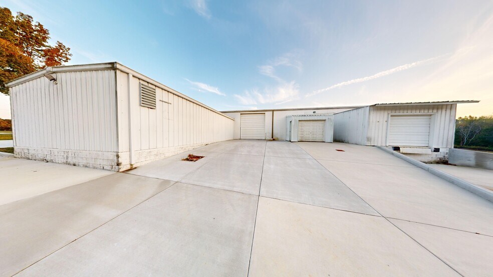 More Photos Of 855 Allens Chapel Rd, Smithville Manufacturing For Sale