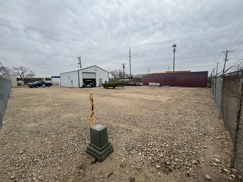 More Photos Of 1403 S Osage St, Wichita Warehouse For Lease
