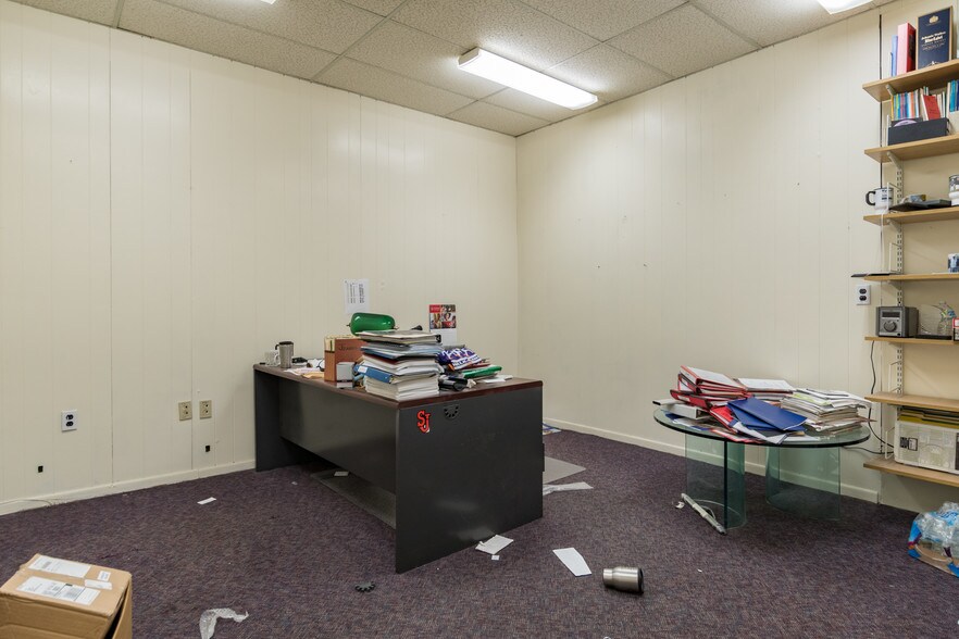 More Photos Of 166-170 Jericho Tpke, Floral Park Loft Creative Space For Lease