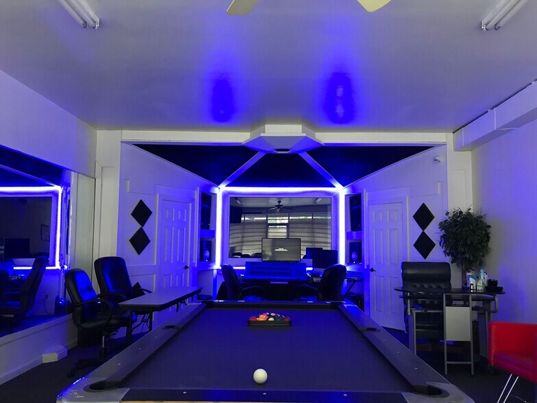 More Photos Of 2179 Verbena St NW, Atlanta Freestanding For Sale