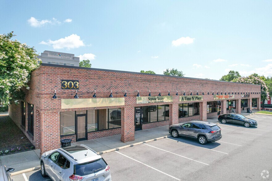 More Photos Of 301-303 E Woodlawn Rd, Charlotte Unknown For Lease