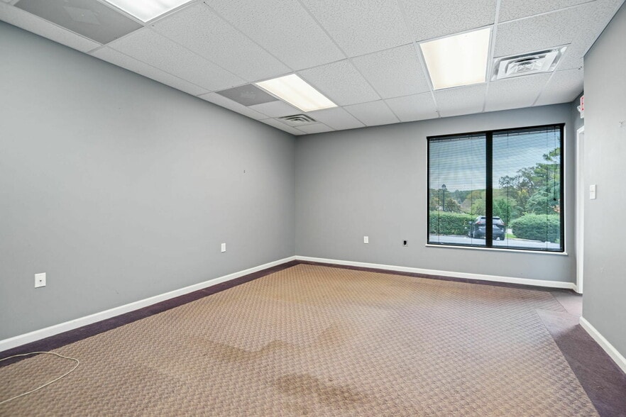 More Photos Of 9080 Barbee Ln, Knoxville Medical For Lease