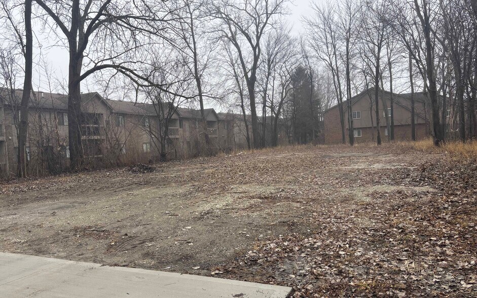 More Photos Of 17206 E Thirteen Mile Rd, Roseville Warehouse For Sale