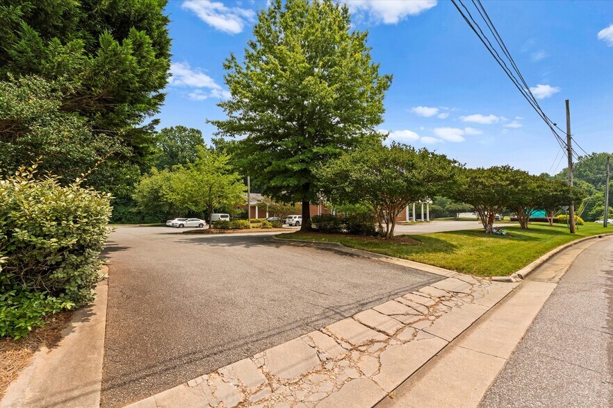 More Photos Of 1146 N New Hope Rd, Gastonia Medical For Sale