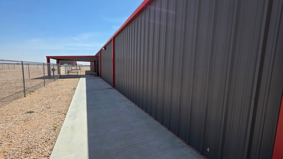 More Photos Of 8211 E County Road 62, Midland Warehouse For Sale