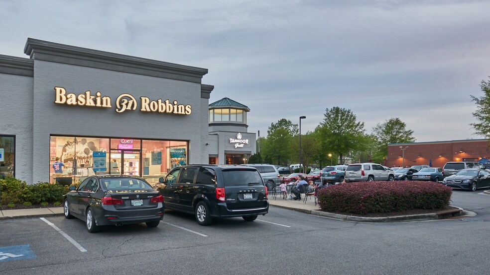 More Photos Of 875 Poplar Ave, Memphis Unknown For Lease