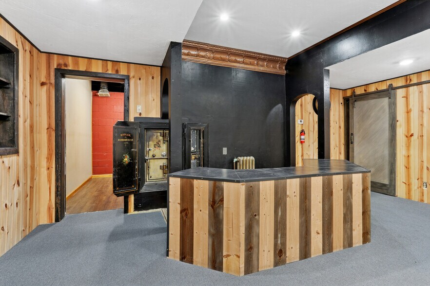 More Photos Of 2114 Wisconsin Ave, New Holstein Storefront Retail Residential For Sale