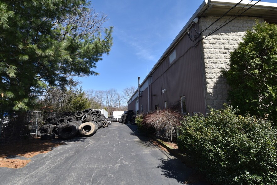 More Photos Of 267 Otrobando Ave, Norwich Light Distribution For Sale