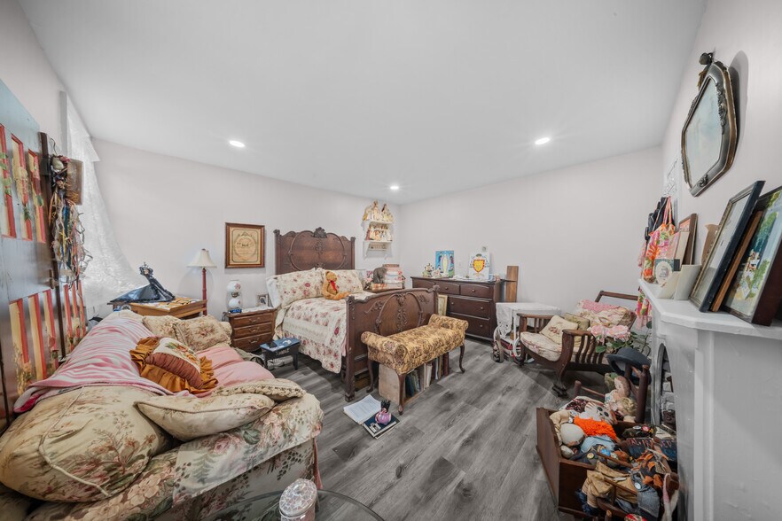 More Photos Of 26 John Ringo Rd, Ringoes Apartments For Sale