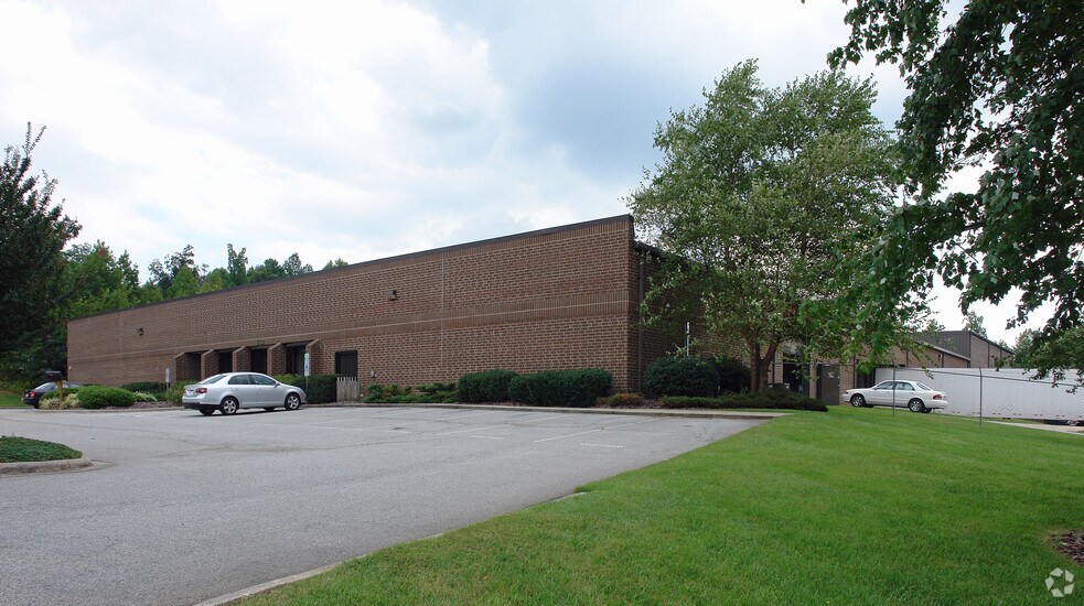 More Photos Of 512 Townsend Ave, High Point Warehouse For Sale