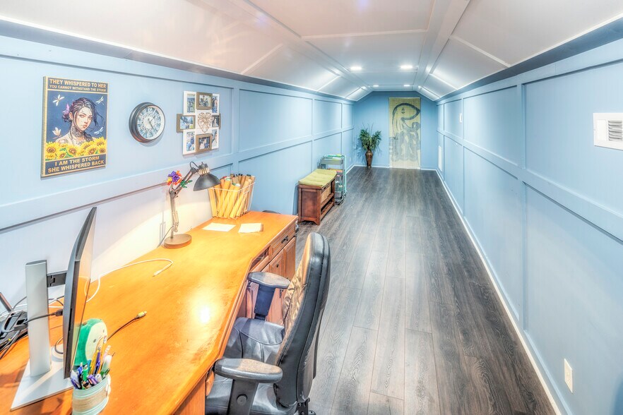 More Photos Of 290 E King Ave, Kingsland Office For Sale