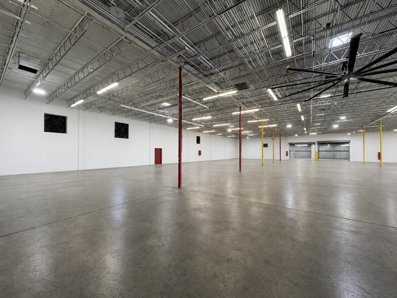 More Photos Of 2902 E Sligh Ave, Tampa Warehouse For Lease