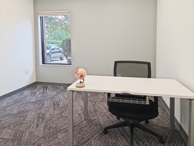 More Photos Of 611 S Milwaukee Ave, Libertyville Coworking Space