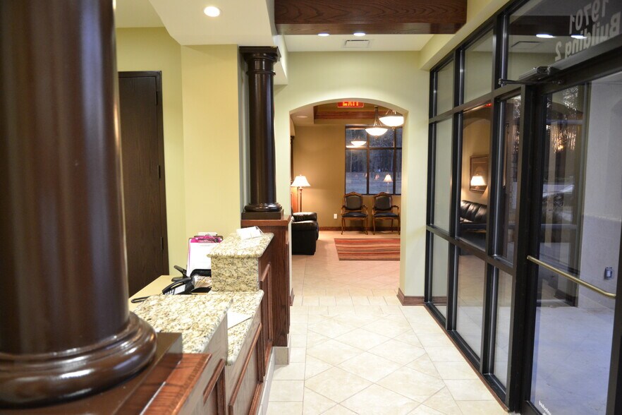 More Photos Of 19701 Kingwood Dr, Kingwood Office For Sale