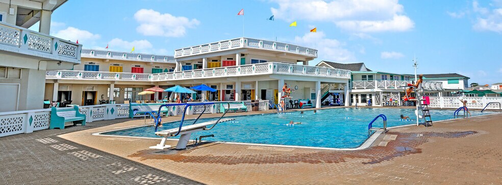 More Photos Of 2045 Ocean Blvd, Atlantic Beach Specialty For Sale