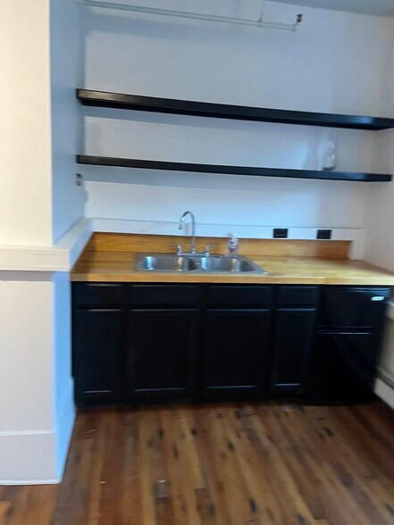 More Photos Of 106 Genesee St, Utica Restaurant For Lease