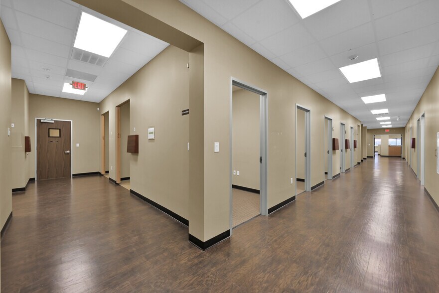 More Photos Of 1126 Rayford Rd, Spring Medical For Sale