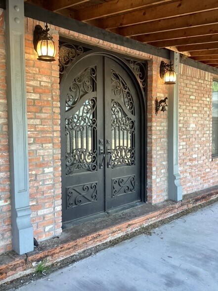 More Photos Of 189 Broadway St, Alba Storefront Retail Office For Sale