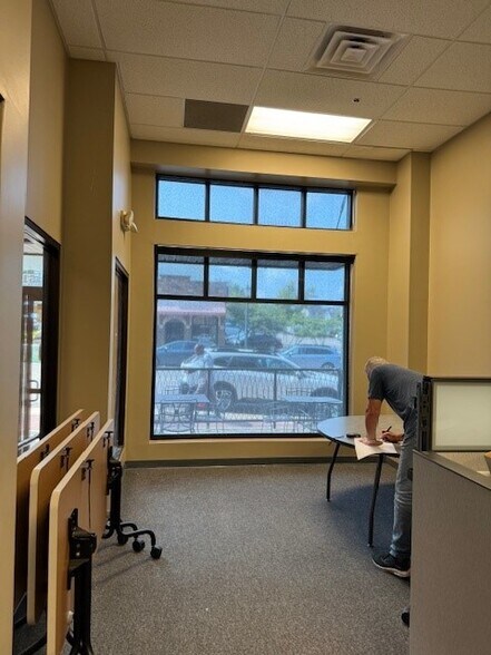 More Photos Of 517 E Kirkwood Ave, Bloomington Storefront Retail Office For Lease