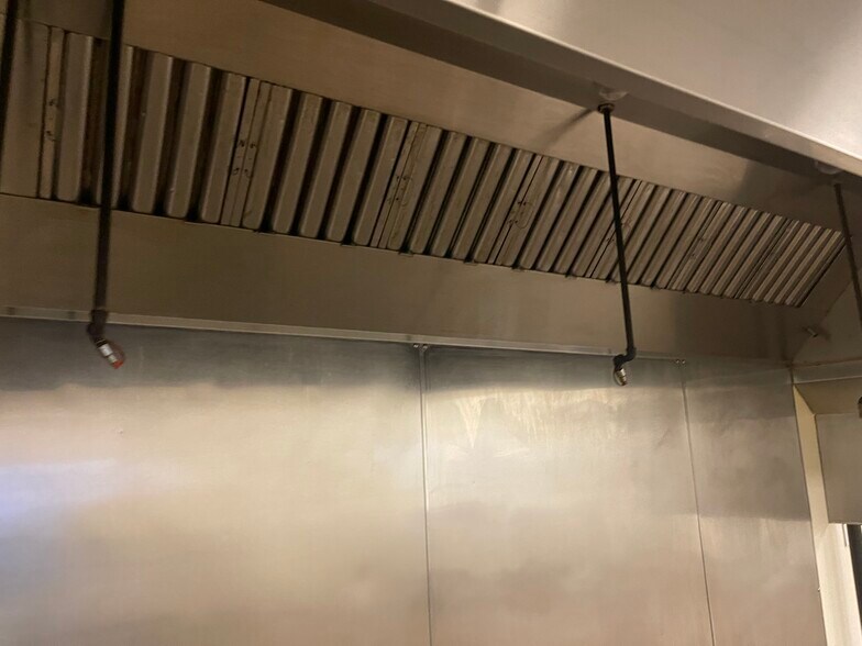 More Photos Of 8950 US-165, Sterlington Storefront For Sale