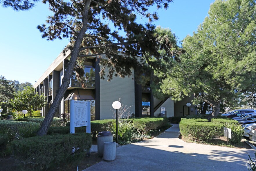 More Photos Of 4550 Kearny Villa Rd, San Diego Office For Sale