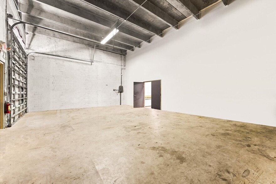 More Photos Of 352 Tall Pines Rd, West Palm Beach Warehouse For Sale