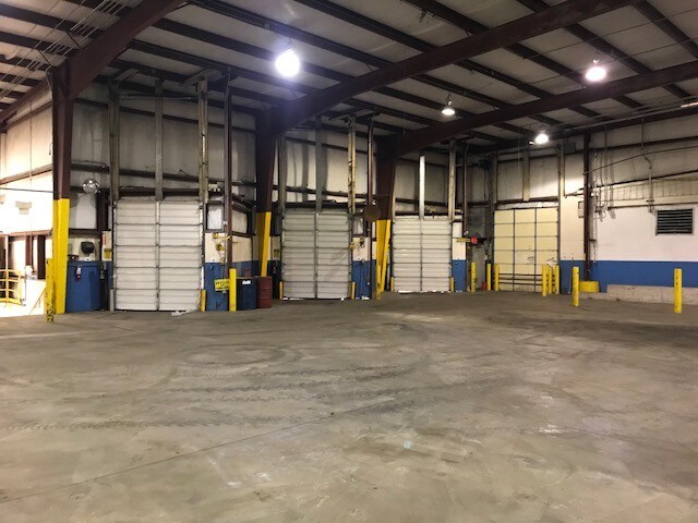 More Photos Of 1510 S 42nd St, Kansas City Manufacturing For Lease
