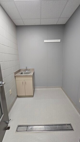 More Photos Of 1340 Lincoln Way E, Chambersburg Office For Lease