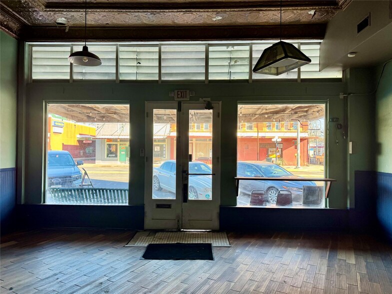 More Photos Of 303 Main St, Smithville Freestanding For Sale