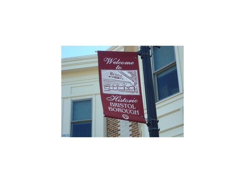 More Photos Of 422 Mill St, Bristol Office For Sale