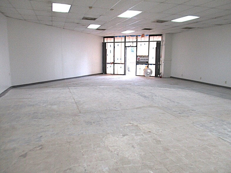 More Photos Of 10901 Crenshaw Blvd, Inglewood General Retail For Sale