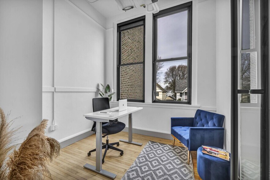 More Photos Of 17415 Northwood Ave, Lakewood Coworking Space