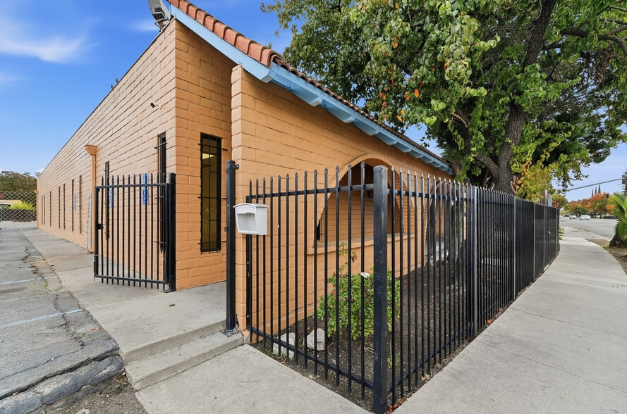 More Photos Of 6006 N El Dorado St, Stockton Office For Sale