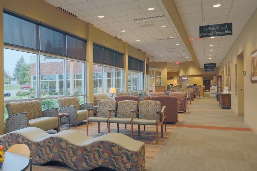 More Photos Of 2550-2586 W Fabyan Pky, Batavia Medical For Lease