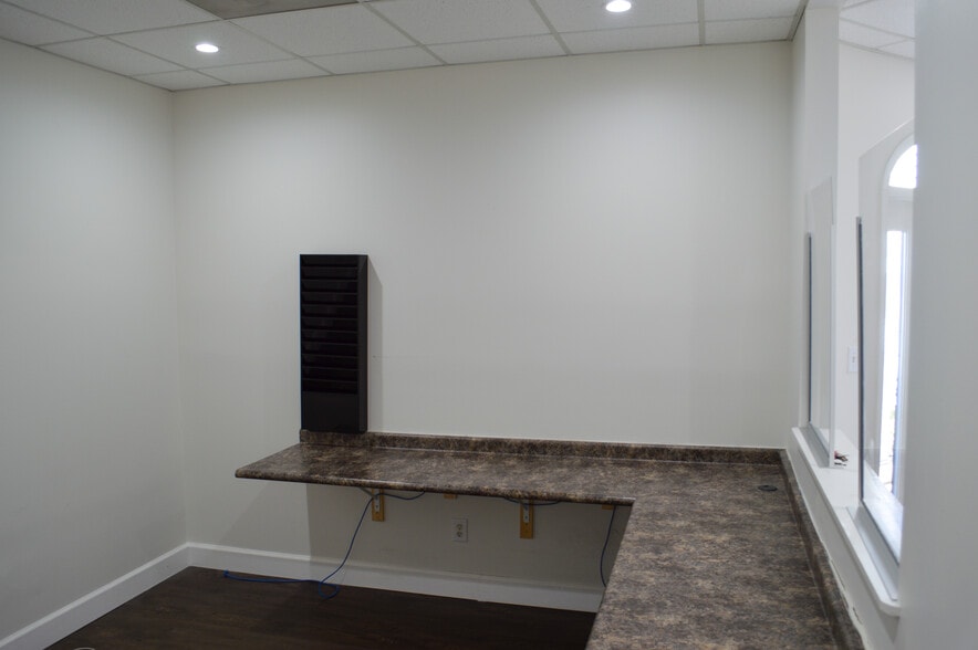 More Photos Of 3055 Lorna Rd, Birmingham Medical For Sale