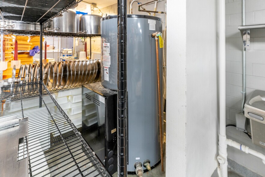 More Photos Of 711 W 8th St, Pueblo Manufacturing For Sale