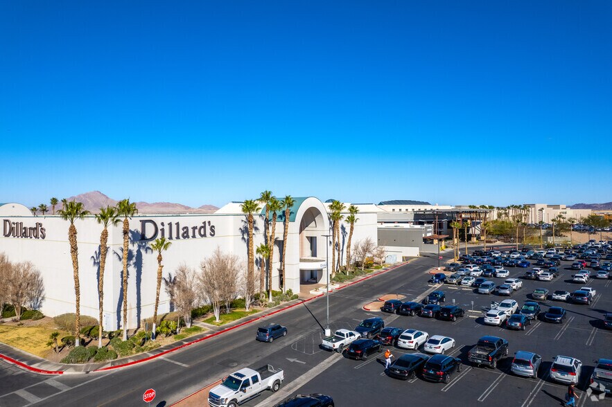 More Photos Of 1300 W Sunset Rd, Henderson General Retail For Lease