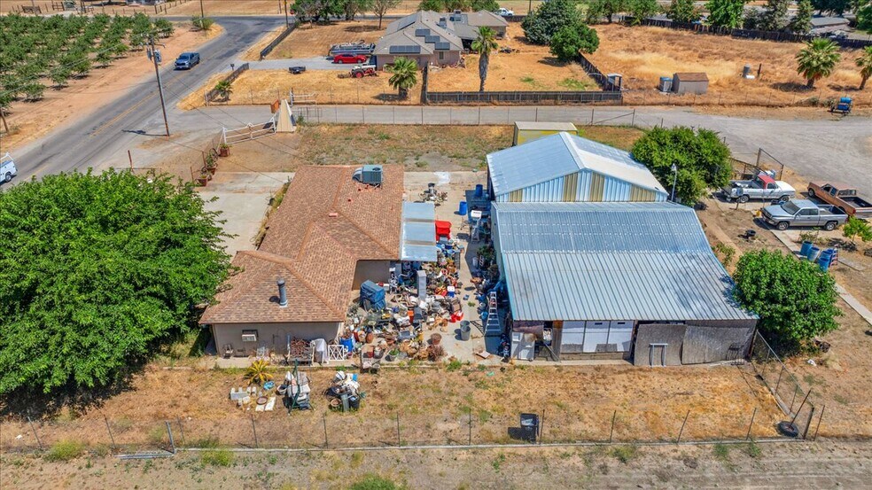 More Photos Of 15447 Avenue 28 1/2 Ave, Madera Freestanding For Sale