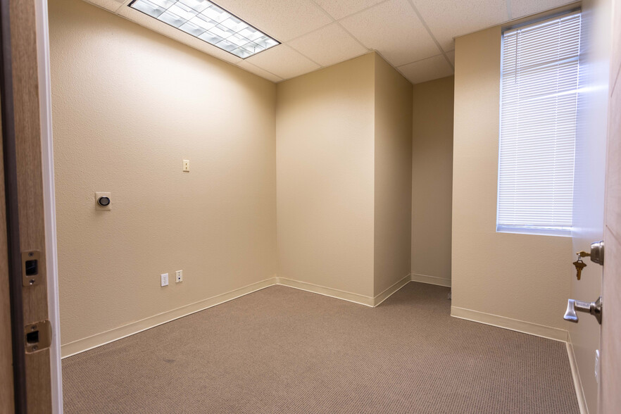 More Photos Of 4750-4794 Duckhorn Dr, Sacramento Research And Development For Sale