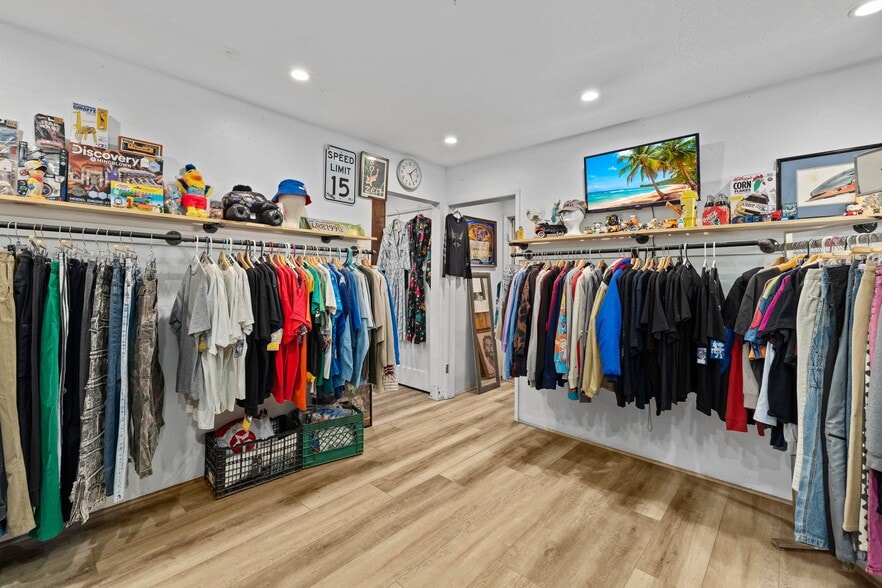 More Photos Of 2562 Alpine Blvd, Alpine Storefront Retail Residential For Sale