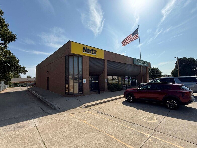 Primary Photo Of 6601-6606 NW Expressway, Oklahoma City General Retail For Sale