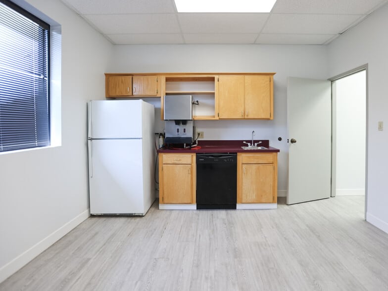 More Photos Of 609 Virginia Ave, Ponca City Hospital For Sale