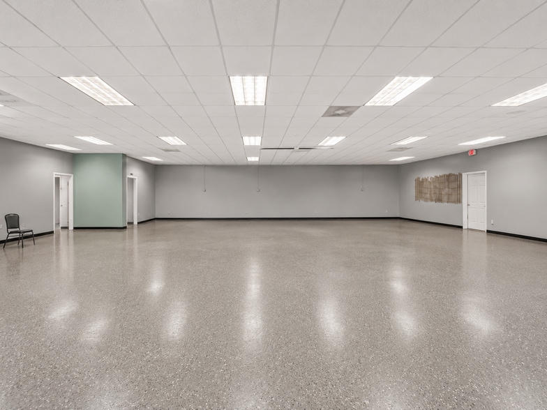More Photos Of 272 Highway 41 N, Barnesville Office For Sale