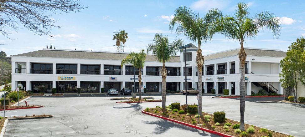 More Photos Of 23206 Lyons Ave, Santa Clarita Medical For Lease