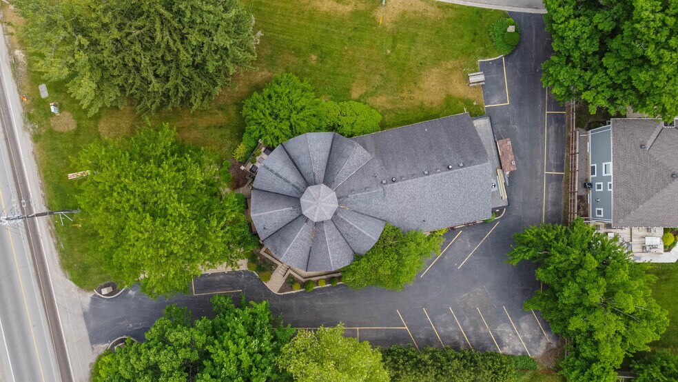 More Photos Of 646 Mount Pleasant Rd, Brant Freestanding For Sale