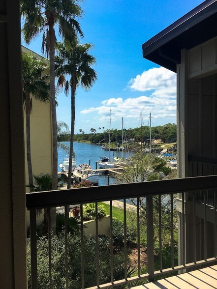 More Photos Of 2210 S Front St, Melbourne Office For Lease